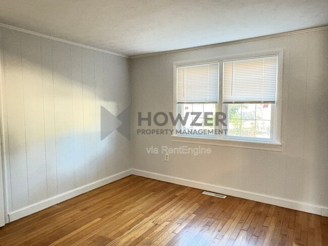 Building Photo - 4 Short Way