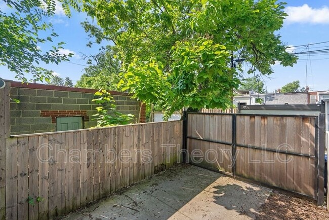 Building Photo - 1275 Oates St NE