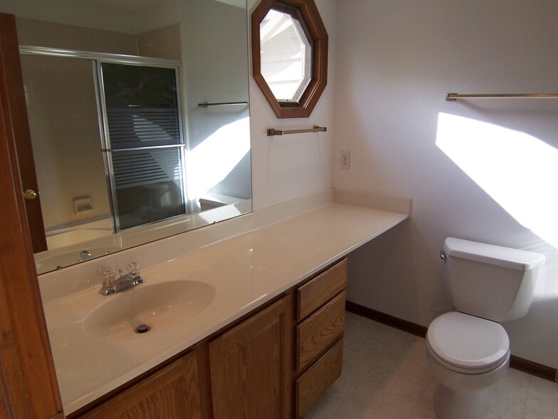 Bathroom #1 - 3365 Bent Trail Dr
