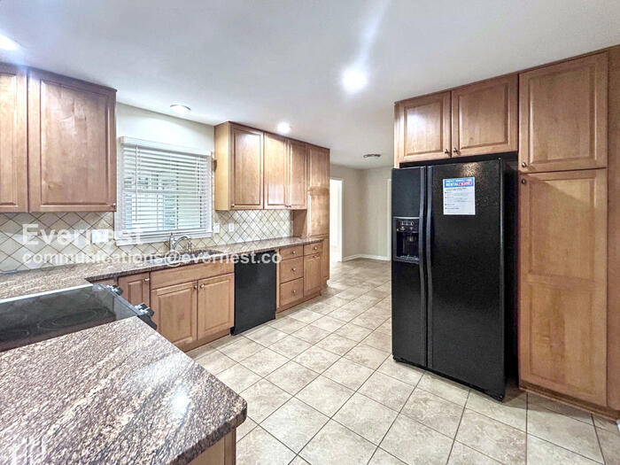 Building Photo - 1133 Wonder Ln