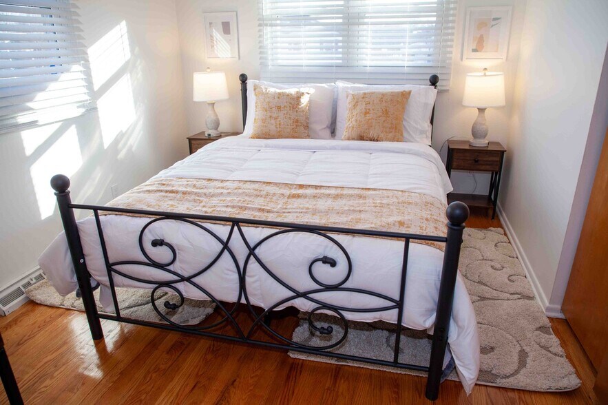 Building Photo - 6738 Red Fox Rd