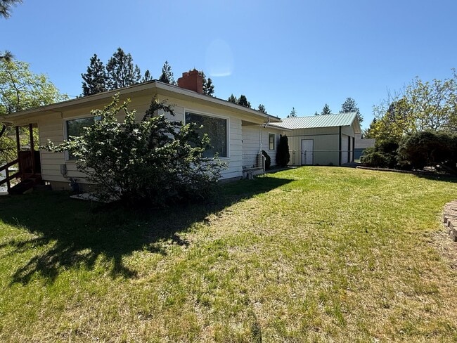 Building Photo - 5 Bedroom Home Available In Spokane Valley!