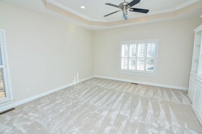 Building Photo - 604 Georgian Way