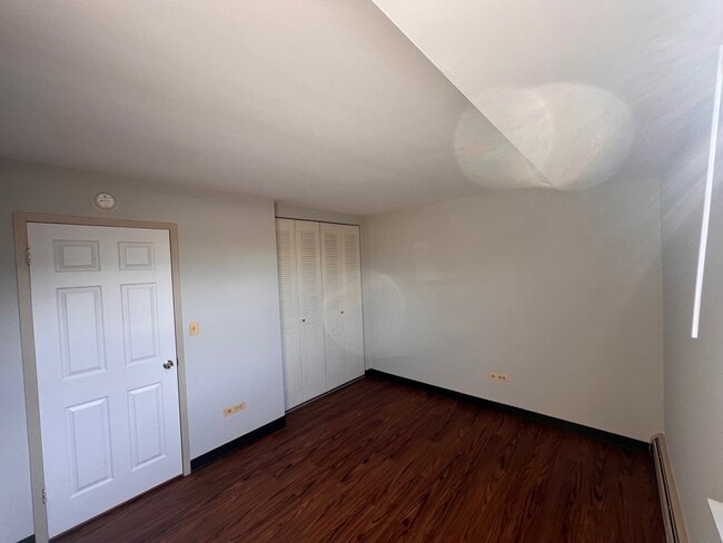 Building Photo - 3639 N Pine Grove Ave