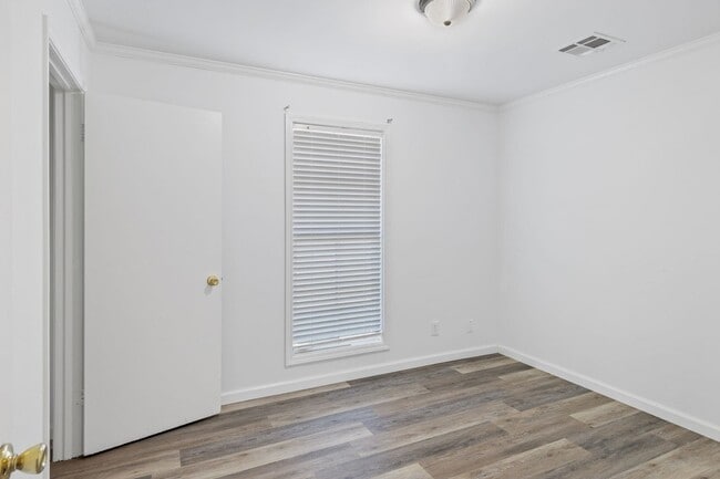 Building Photo - 3107 Admiral King St