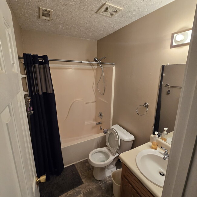 Building Photo - Private 3-Bdr 2 Full Bath Ranch with large fenced backyard and workshop.