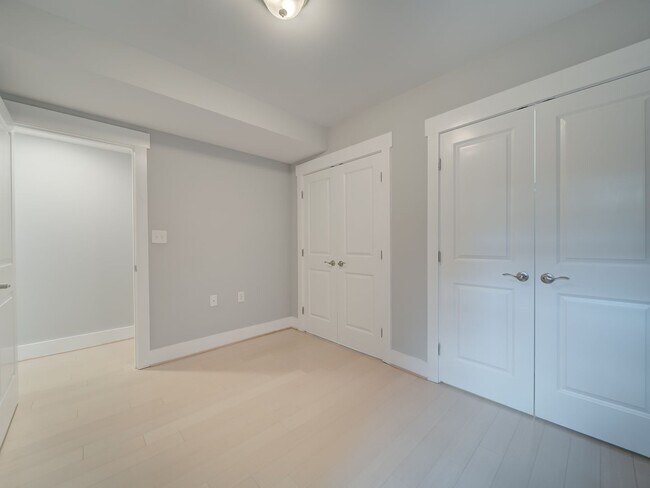 Building Photo - 1022 Park Rd NW