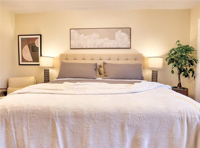 Building Photo - 322 Timber Lake Dr