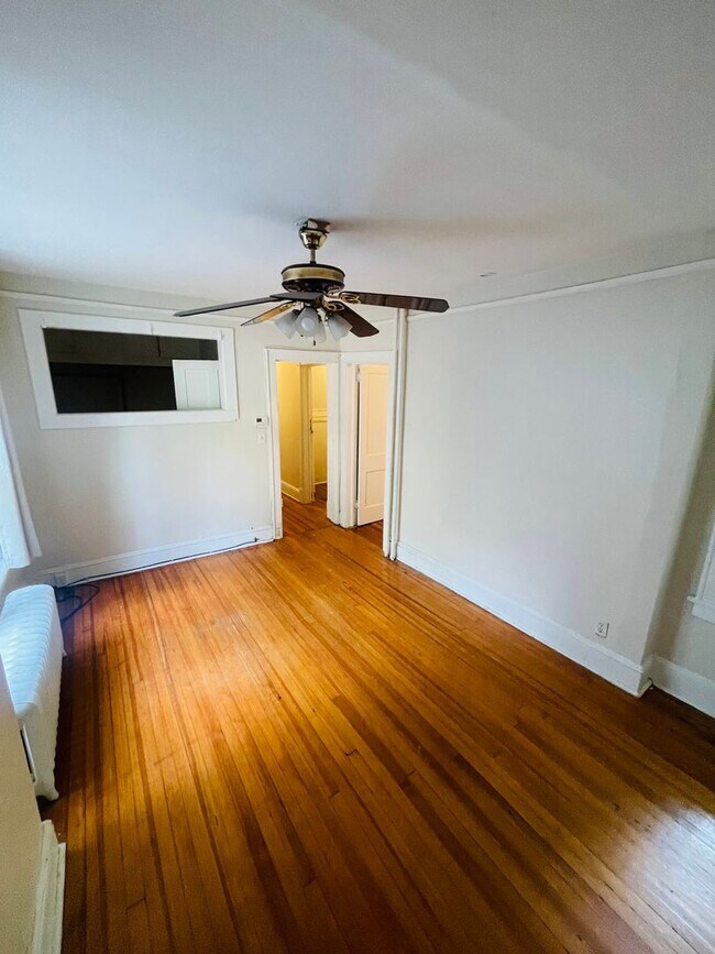 Building Photo - 306 Hudson Ave