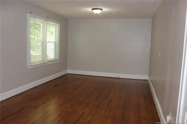 Building Photo - 236 Pinecrest Dr