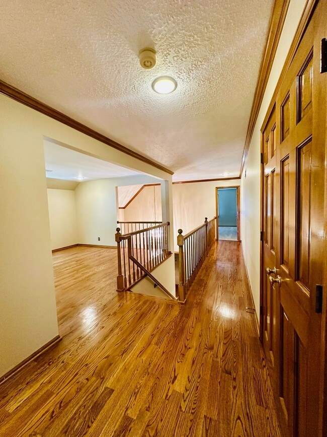 Building Photo - {13040} Spacious Cherry Creek Home + First...