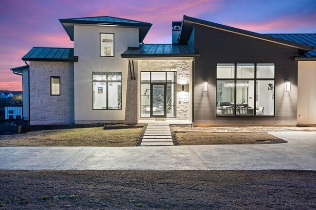 Building Photo - 5624 Sombria Ct