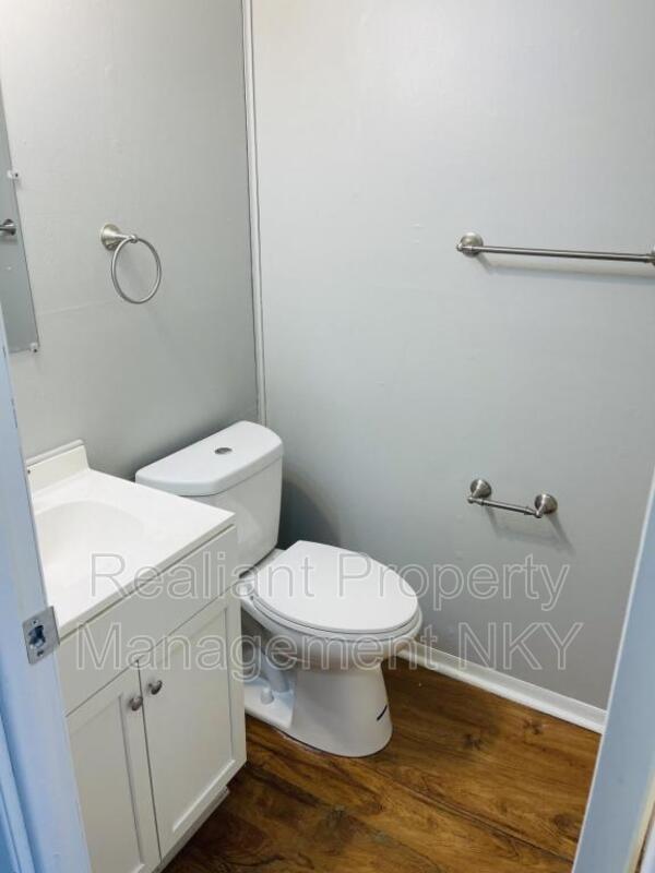 Building Photo - 108 Amhurst Dr