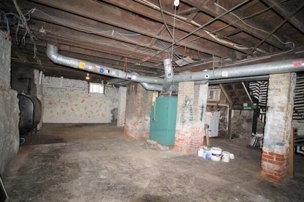 Building Photo - 32 Mansfield St