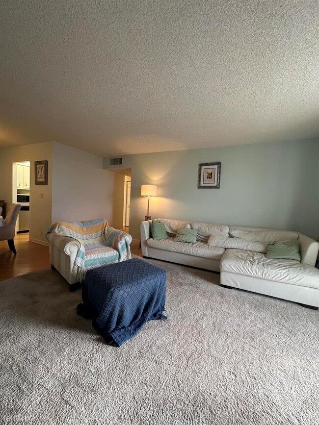 Building Photo - 2 br, 2 bath Condo - 2121 N Ocean Blvd Apt...