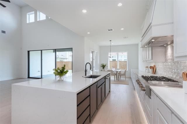 Building Photo - 10342 Great Days Dr