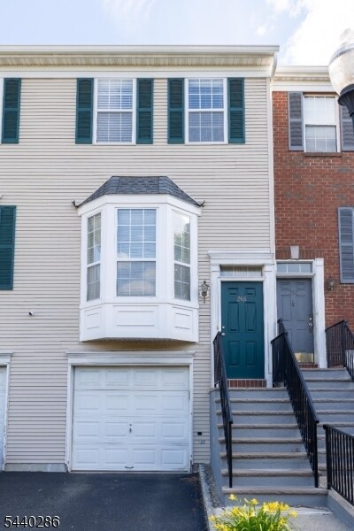 Building Photo - 248 Warren St