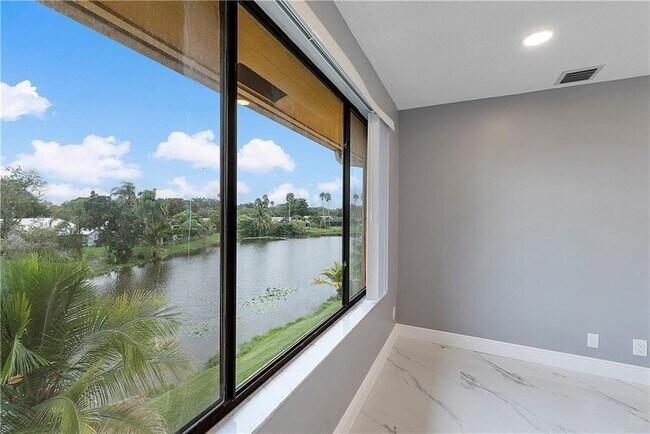 Building Photo - 11477 NW 39th Ct