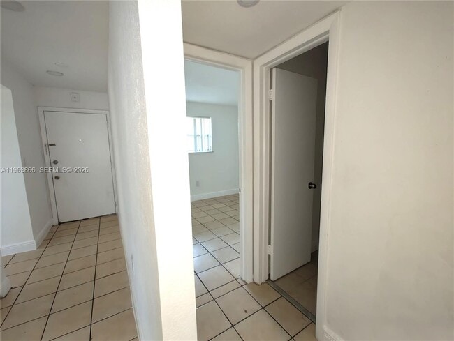 Building Photo - 17255 SW 95th Ave