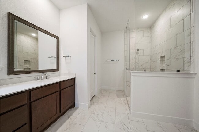 Building Photo - 6 Clearview Terrace Pl