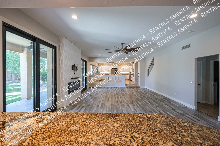 Building Photo - 1708 E Kaibab Dr