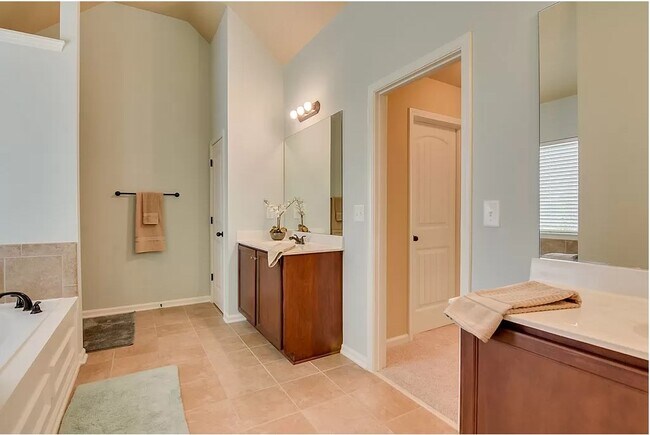 Building Photo - 151 Seaton Ave