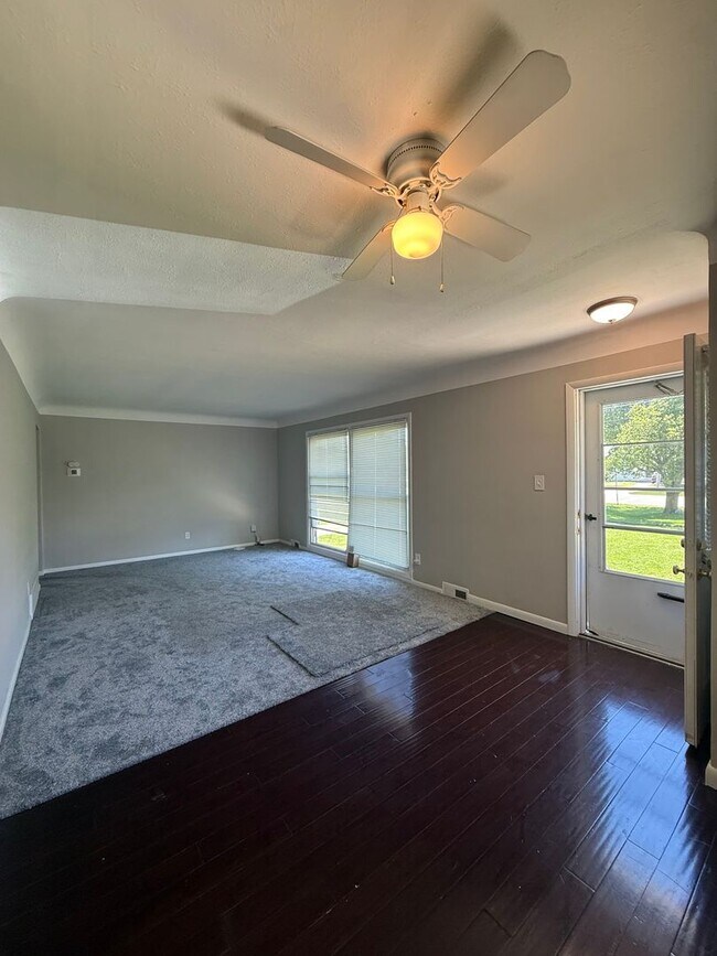 Building Photo - 6840 Middlebrook Blvd