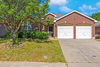 Building Photo - 2800 Dover Dr