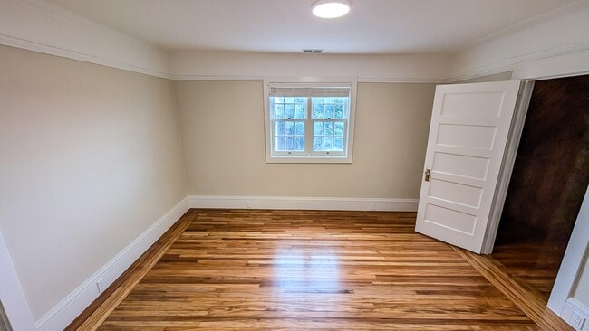 Building Photo - 32 Danvers St