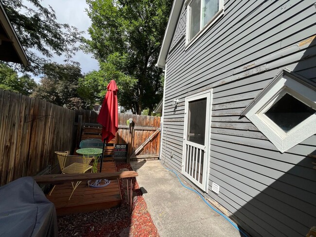 Building Photo - Adorable Duplex Near Downtown Loveland