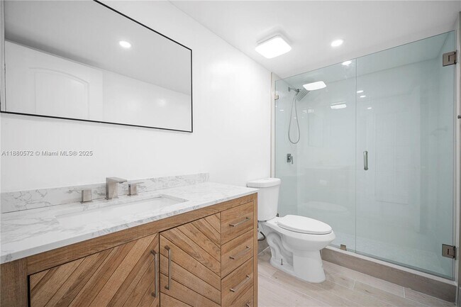 Building Photo - 7105 Miami Lakes Dr