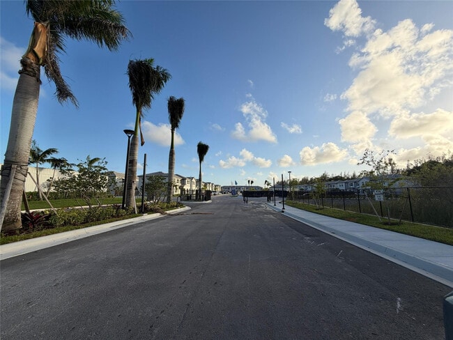 Building Photo - 1136 Ter