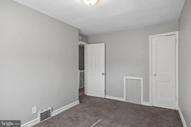 Building Photo - 1130 S Merrimac Rd