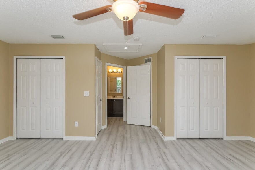Building Photo - 6719 Summer Cove Dr
