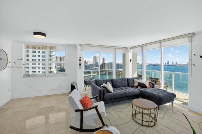 Building Photo - 1155 Brickell Bay Dr