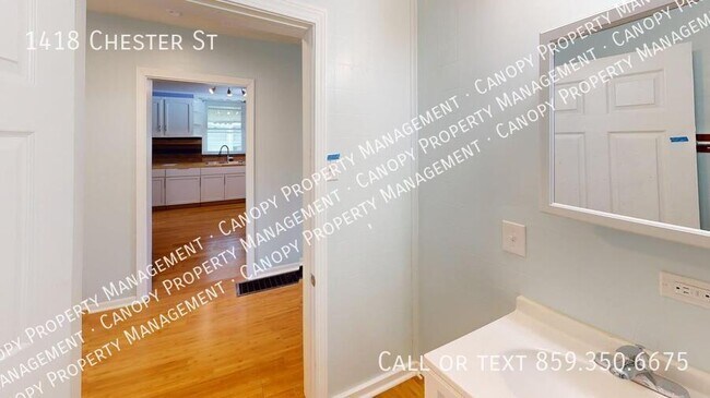 Building Photo - 1418 Chester St