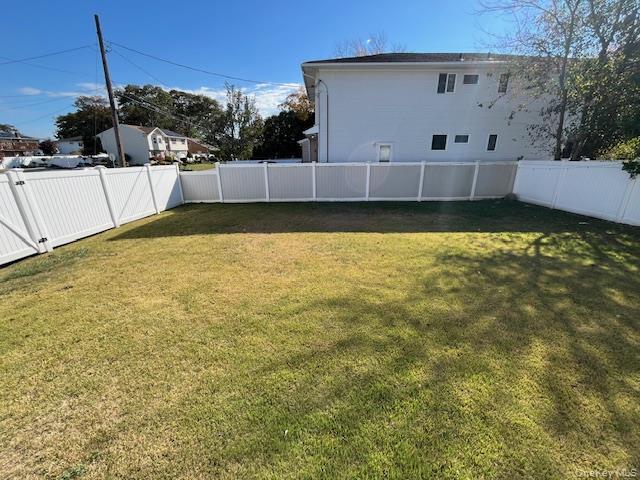 Building Photo - 862 Sunrise Hwy