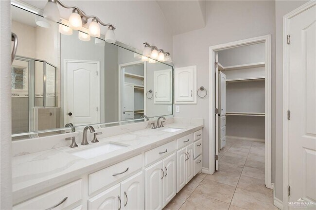 Building Photo - 18 N 49th St