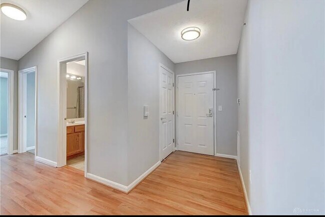 Building Photo - 3044 Westminster Dr