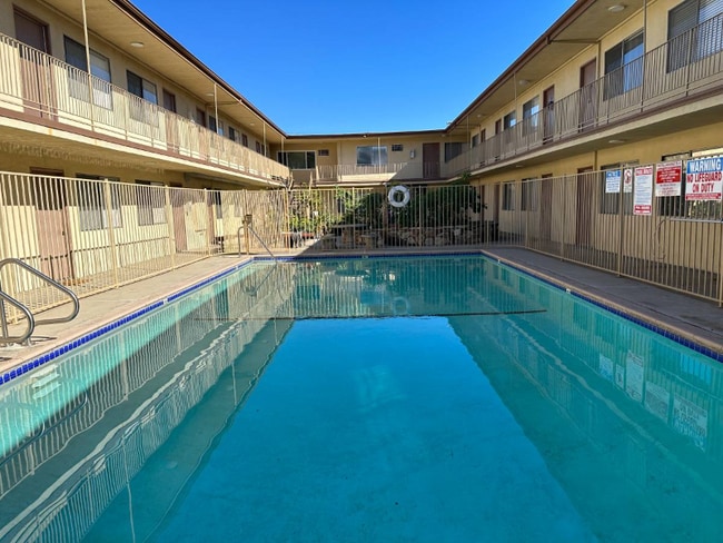 Building Photo - 5541 Laurel Canyon Blvd