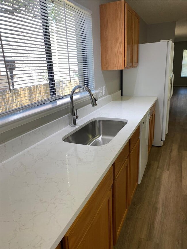 Building Photo - 2101 Jasper Ln