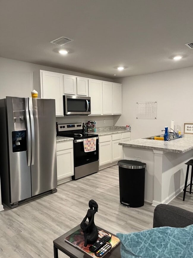 Building Photo - Modern & Efficient Home in the Amenity Rich LIBERTY Community! *1/2 OFF 1st Month's Rent & Securi...