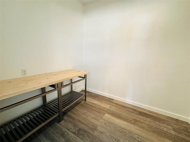 Building Photo - 5504 Montview St