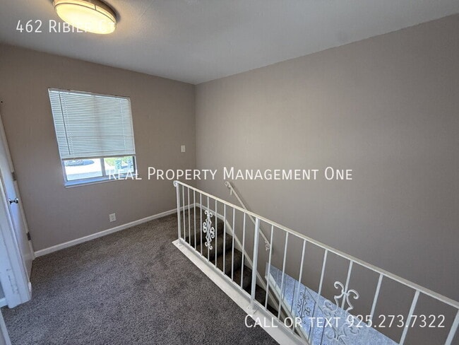 Building Photo - 462 Ribier Ct