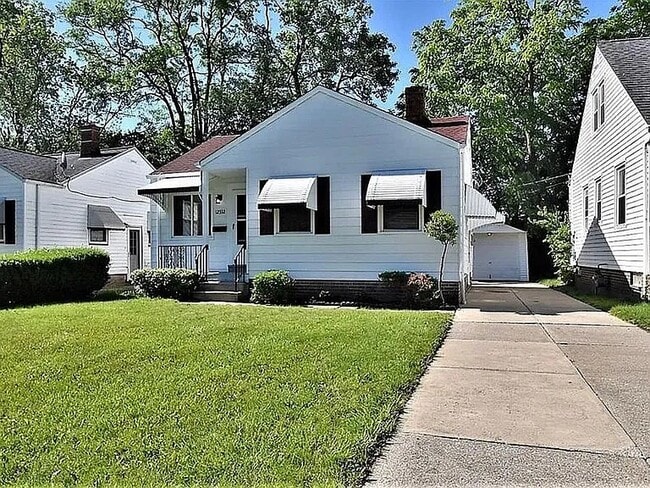 Building Photo - 12332 Park Knoll Dr