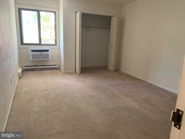 Building Photo - 400 Campbell Cir