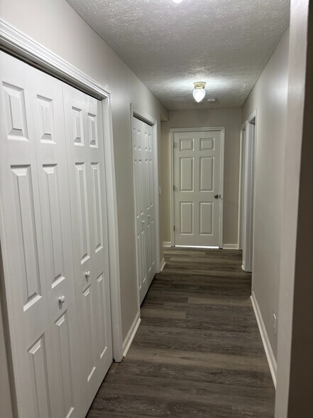 Building Photo - Room in Single Family Home on Brookside Dr SE