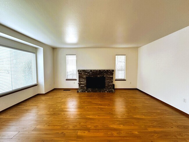 Building Photo - 2314 Sierra Creek Cir