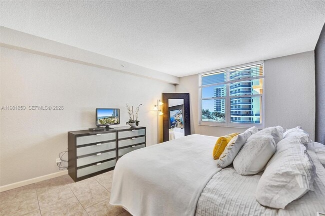 Building Photo - 2501 S Ocean Dr