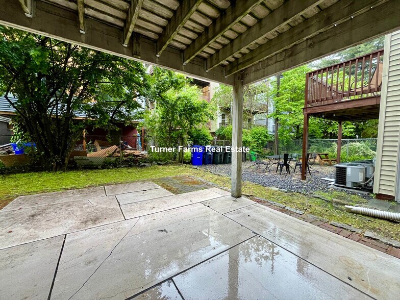 Building Photo - 24 Washburn St